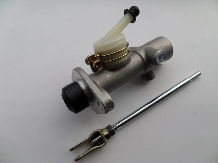 POMPA HAMULCOWA NISSAN D01 D02 46010FB000