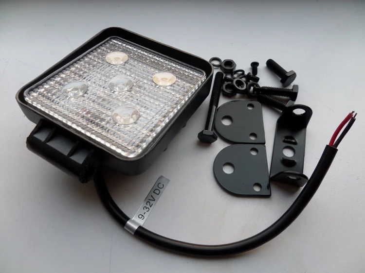 LAMPA ROBOCZA LED 12-32 V