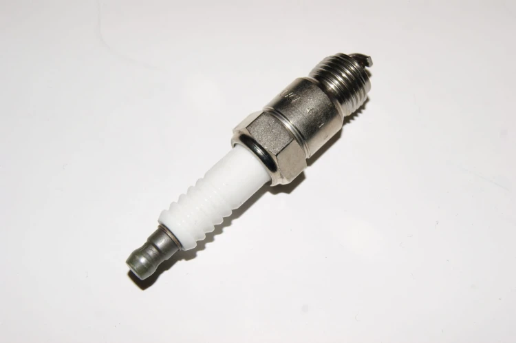 ŚWIECA ZAPŁONOWA GM 3,0L