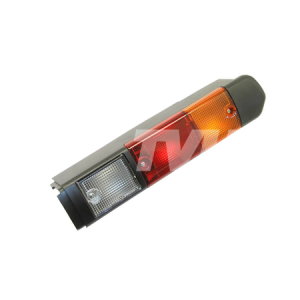 LAMPA TYLNA TYŁ TOYOTA 8FG PRAWA 566302660071