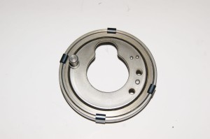 PODSTAWA GENERATORA TOYOTA 4P