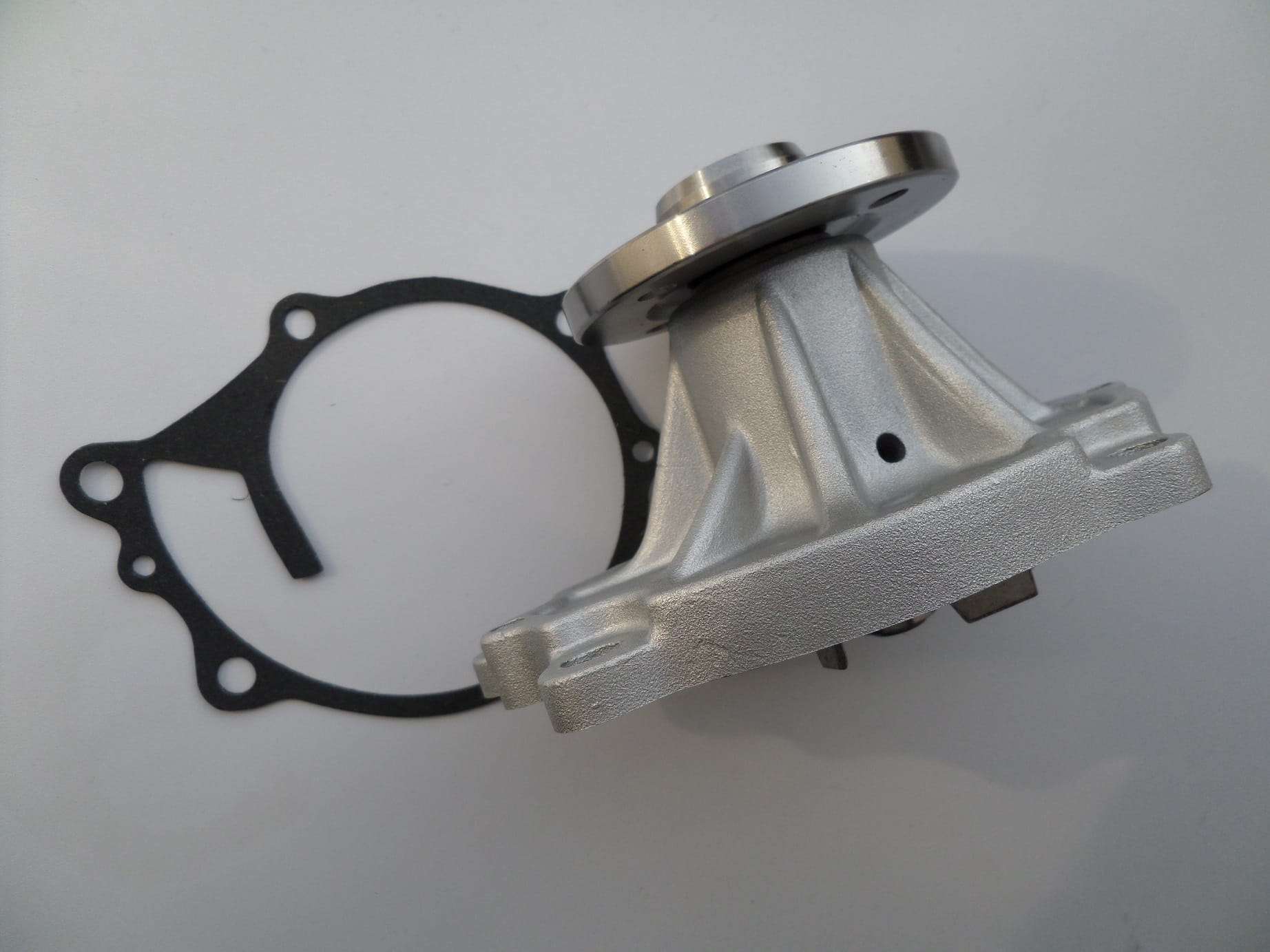 POMPA WODY NISSAN H15, H25, H20-II 