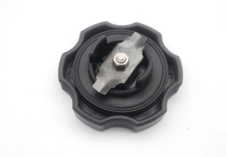 KOREK WLEWU OLEJU SILNIKOWEGO MITSUBISHI 4G15, 4G33, 4G63 MD008784