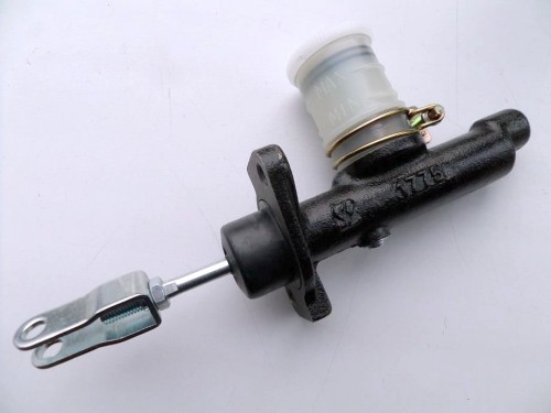 POMPA SPRZĘGŁA NISSAN J01, J02