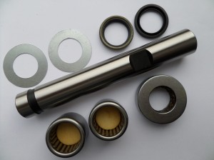 ZESTAW NAPRAWCZY SWORZNIA ZWROTNICY TOYOTA 8FG 10-30 LEWY