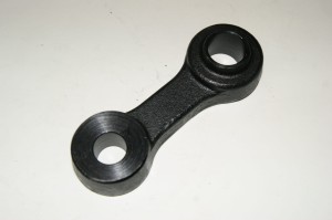 ŁĄCZNIK ZWROTNICY DOLNY NISSAN D02 TYP A