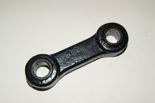 ŁĄCZNIK SIŁOWNIKA SKRĘTU NISSAN J01