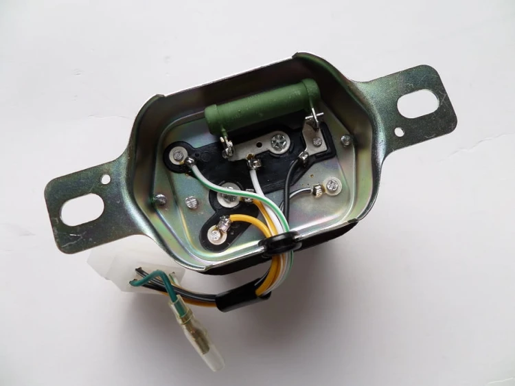 REGULATOR NAPIĘCIA TOYOTA 