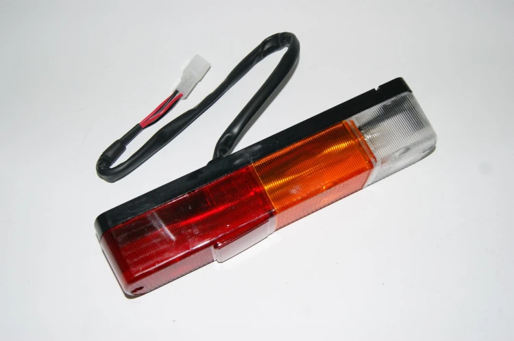 LAMPA TYLNA MITSUBISHI