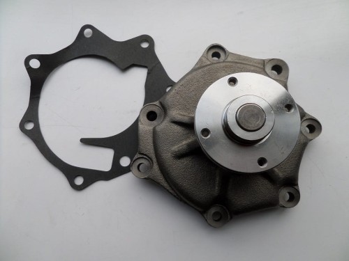 POMPA WODY NISSAN TD42