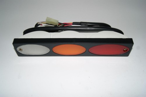 LAMPA TYLNA NISSAN D01, D02